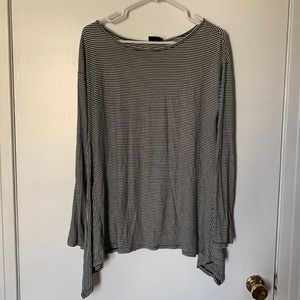 Black & white stripe top